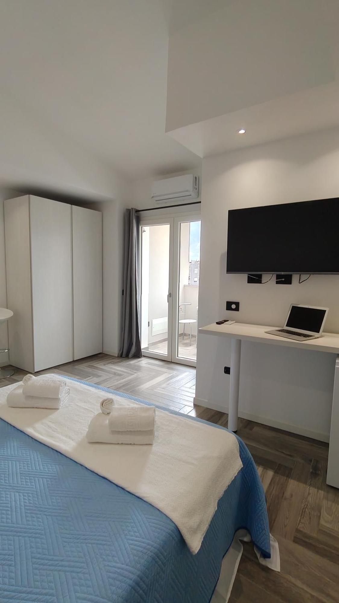 Stanza Idromassaggio 2 Hotel Quartu SantʼElena Kültér fotó